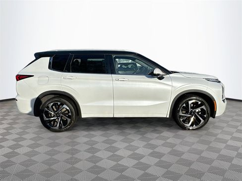 Used 2023 Mitsubishi Outlander SEL image 5
