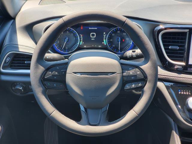 New 2027 Chrysler Pacifica Limited FWD image 23