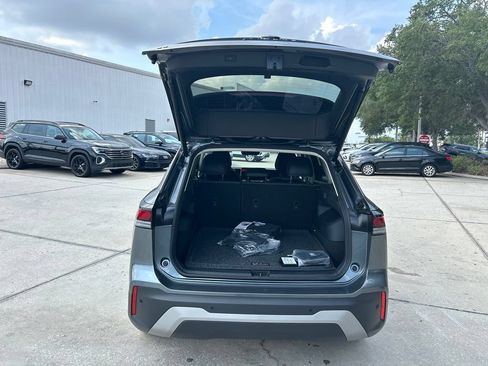 Certified 2026 Volkswagen Tiguan SE FWD image 35