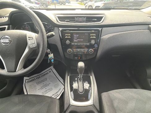 Used 2016 Nissan Rogue S w/ Appearance Package FWD image 12