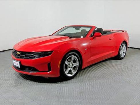 Used 2020 Chevrolet Camaro LT image 2