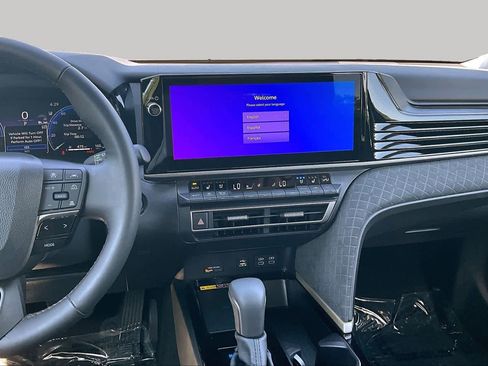 Used 2026 Toyota Camry XLE w/ Premium Package AWD/4WD image 7