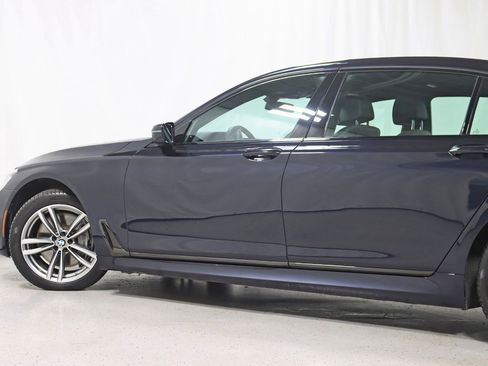 Used 2019 BMW 750i xDrive w/ M Sport Package image 10