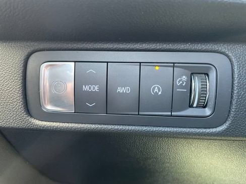 Used 2025 Chevrolet Traverse LT w/ Sun and Wheel Package AWD/4WD image 18