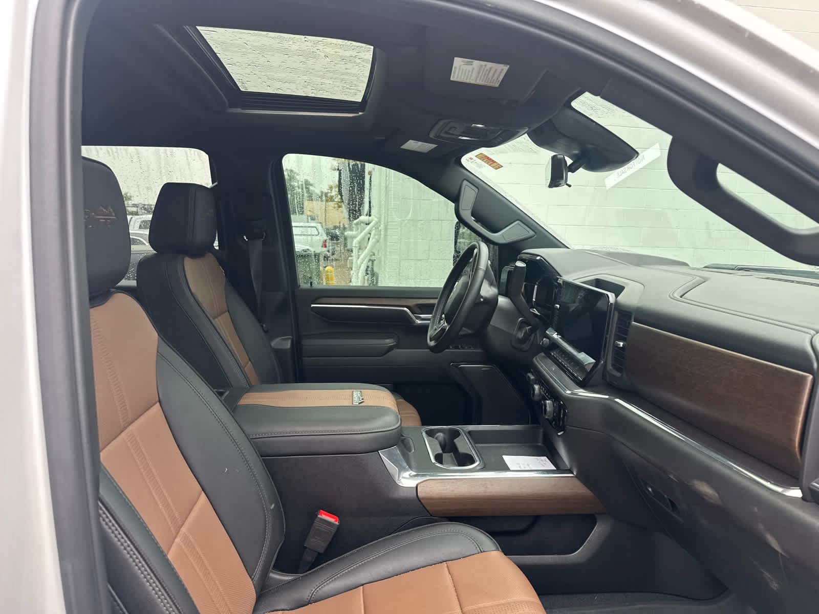Used 2024 Chevrolet Silverado 2500 High Country w/ High Country Premium Package AWD/4WD image 7