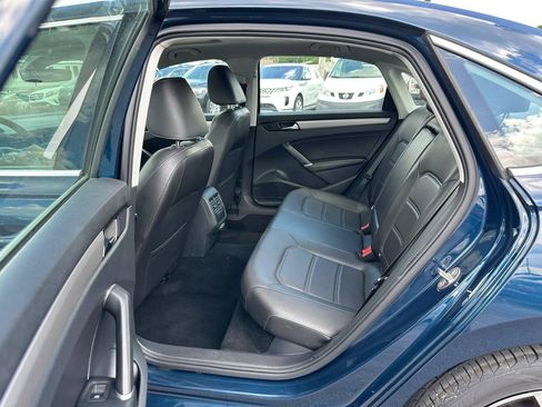 Used 2021 Volkswagen Passat 2.0T SE FWD image 19