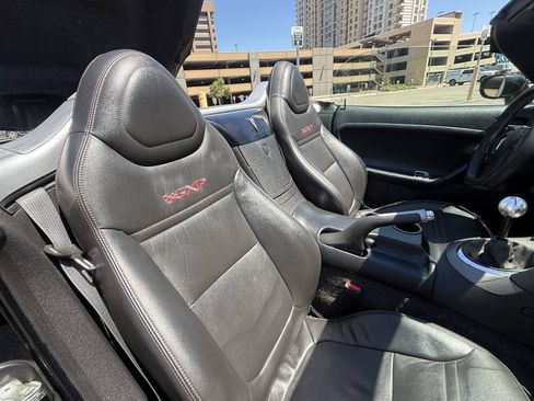 Used 2007 Pontiac Solstice GXP w/ Premium Package RWD image 32