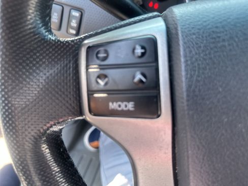 Used 2012 Toyota Tacoma 4x4 Double Cab w/ TRD Off-Road Pkg image 4