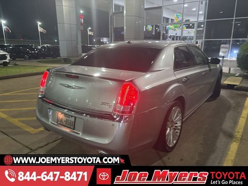 Used 2013 Chrysler 300 C w/ Light Group image 2