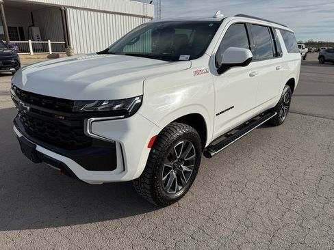 Used 2023 Chevrolet Suburban Z71 image 2