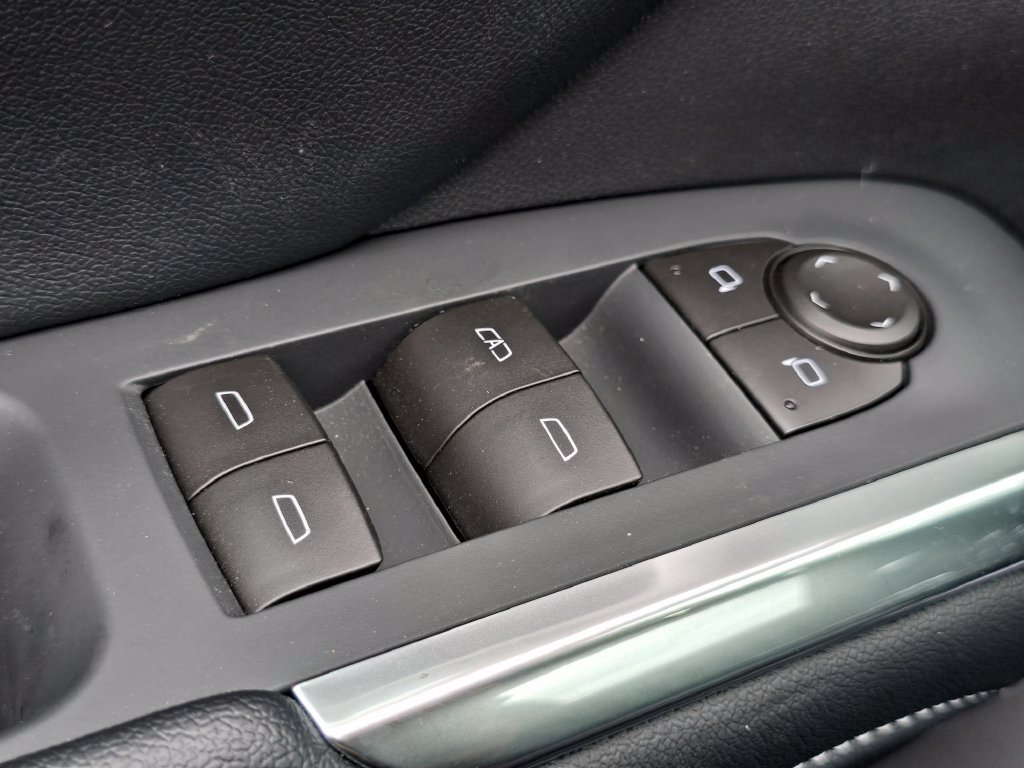 Used 2026 Chevrolet Traverse LT w/ Driver Confidence Package FWD image 27