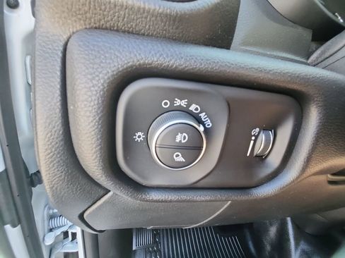 Used 2024 RAM 3500 Tradesman w/ Chrome Appearance Group image 22