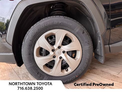 Used 2023 Toyota RAV4 LE AWD/4WD image 7
