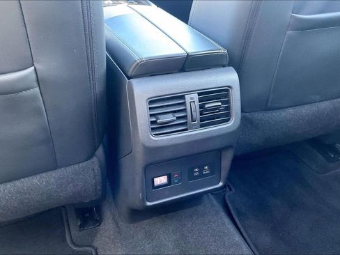 Used 2022 Nissan Rogue SL w/ SL Premium Package image 30