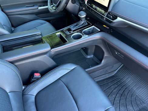 New 2026 Toyota Sienna XSE FWD image 18