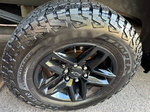 Used 2020 Chevrolet Silverado 1500 LT Trail Boss AWD/4WD image 14