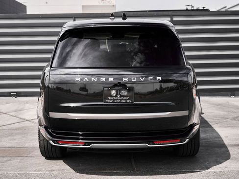 Used 2025 Land Rover Range Rover Long Wheelbase SE AWD/4WD image 13