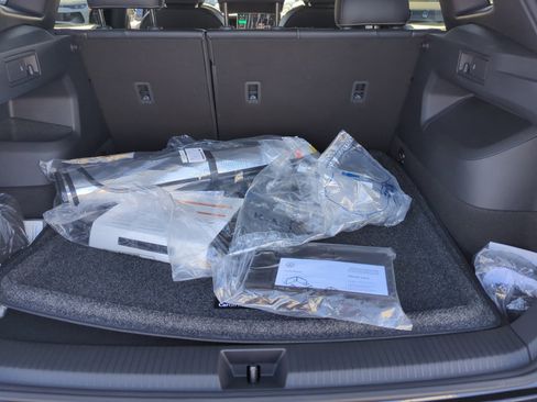 New 2026 Volkswagen Tiguan SE R-Line image 29