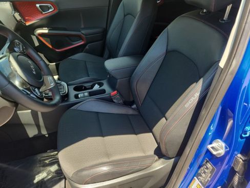 Used 2023 Kia Soul GT-Line w/ GT-Line Technology Package FWD image 11
