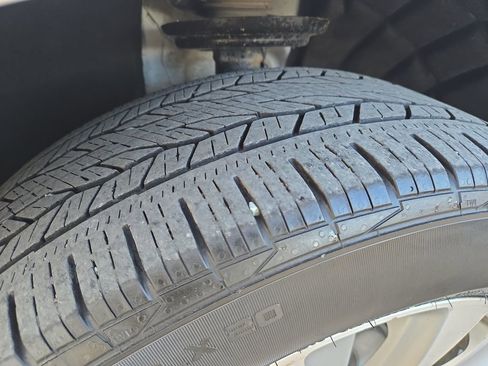 Used 2020 Chevrolet Traverse Premier image 11