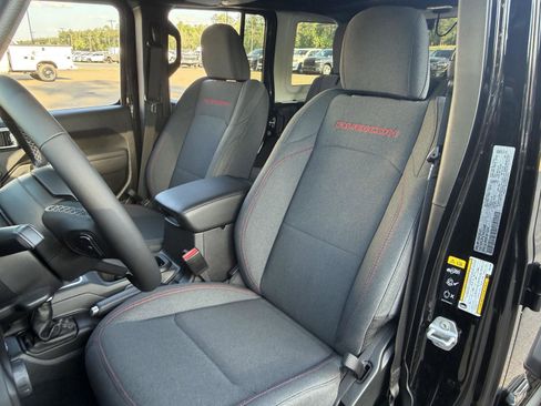 New 2026 Jeep Wrangler Unlimited Rubicon AWD/4WD image 17
