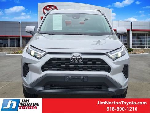 Used 2025 Toyota RAV4 XLE FWD image 2
