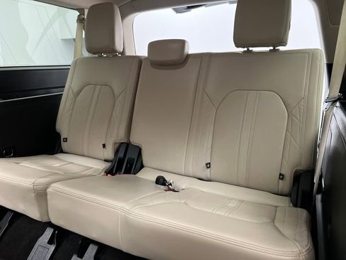 Used 2023 Ford Expedition Max Platinum image 35