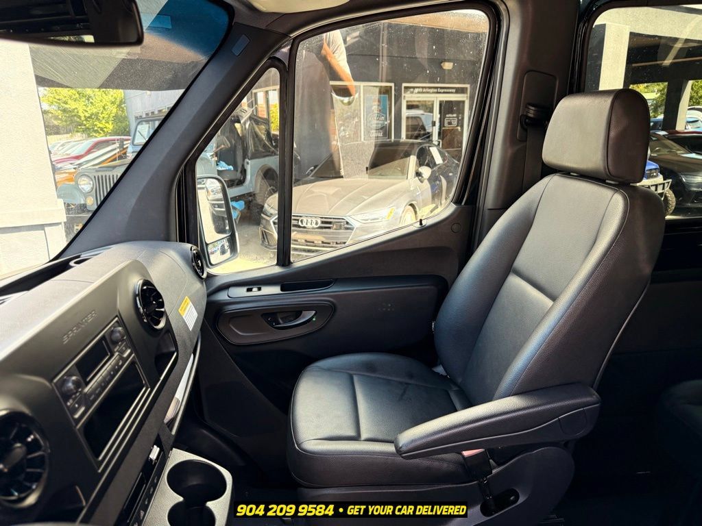 Used 2019 Mercedes-Benz Sprinter 2500 image 21