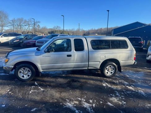 Used 2003 Toyota Tacoma Base image 4