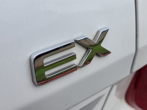 Used 2021 Kia Seltos EX image 11