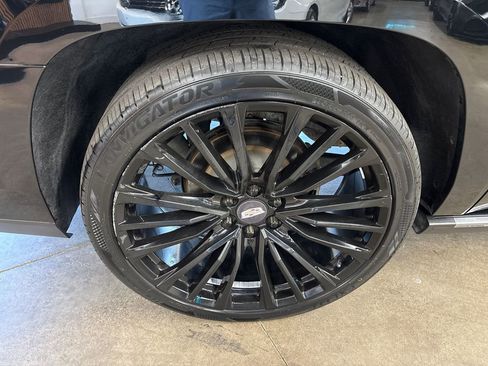 Used 2016 Cadillac Escalade ESV Premium AWD/4WD image 25