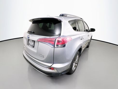 Used 2017 Toyota RAV4 Limited AWD/4WD image 4