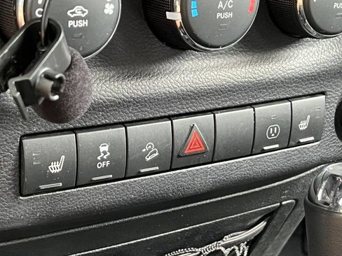Used 2015 Jeep Wrangler Unlimited Rubicon AWD/4WD image 24