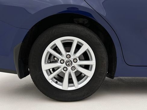 Used 2025 Toyota Camry LE AWD/4WD image 27