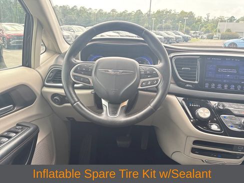 Used 2017 Chrysler Pacifica Touring-L Plus w/ Advanced Safetytec Group FWD image 7