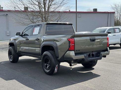 Used 2025 Toyota Tacoma TRD Off-Road image 24