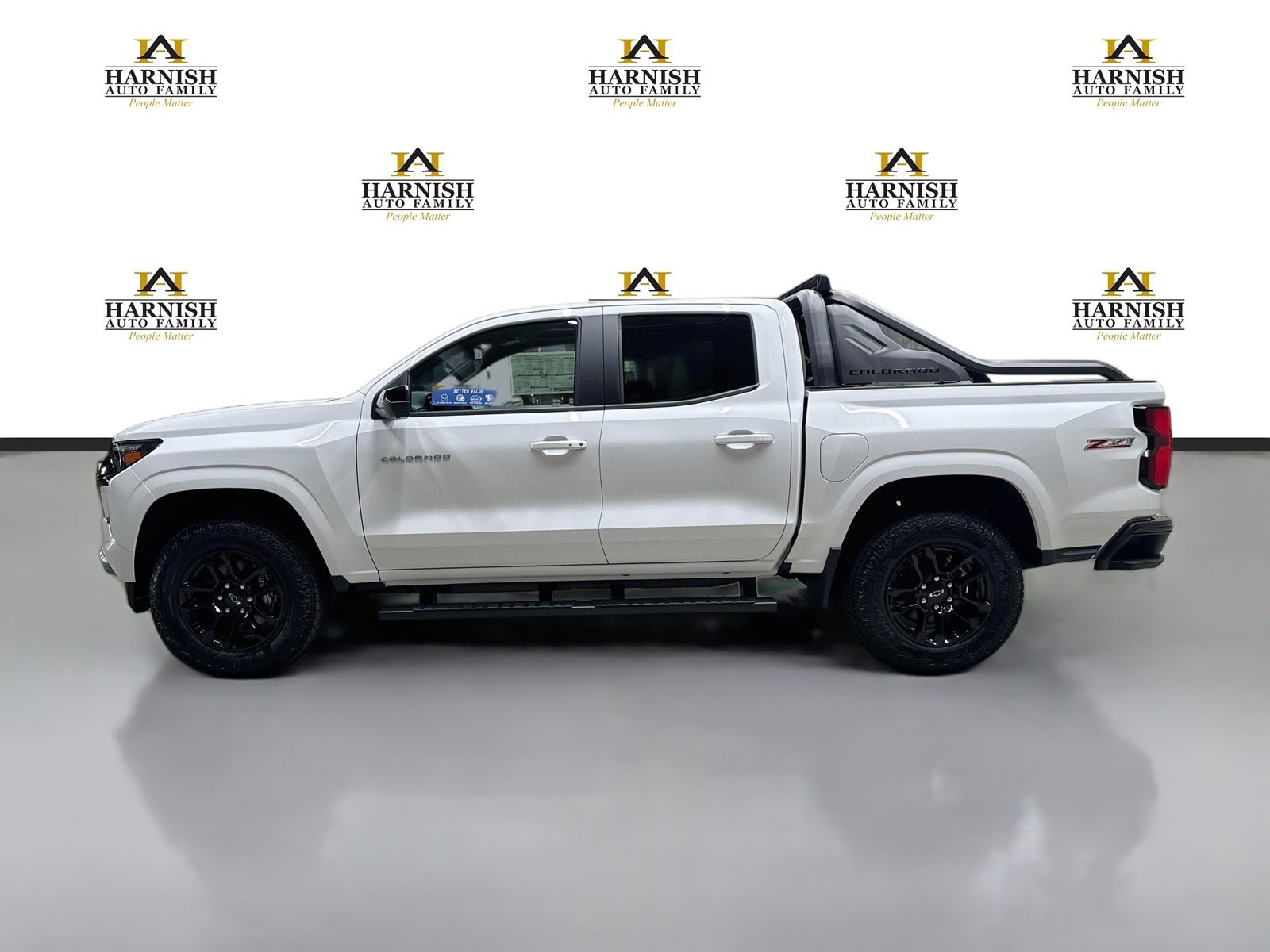 New 2026 Chevrolet Colorado Z71 w/ Midnight Edition AWD/4WD image 9