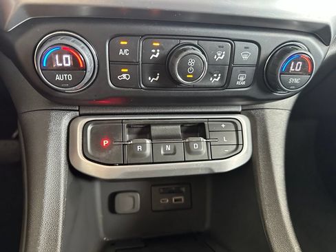 Used 2023 GMC Acadia SLT w/ Technology Package FWD image 29