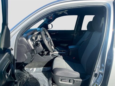 Used 2021 Toyota Tacoma TRD Sport w/ Technology Package image 20