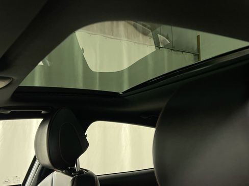 Used 2023 Genesis G70 2.0T w/ Sport Prestige Package image 25