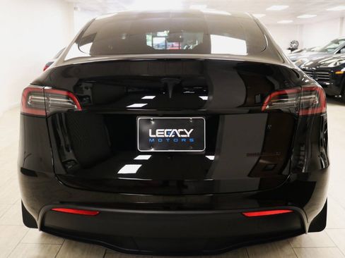 Used 2023 Tesla Model Y Long Range AWD/4WD image 7