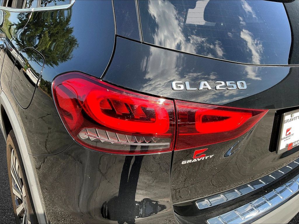 Used 2023 Mercedes-Benz GLA 250 w/ Premium Package image 21