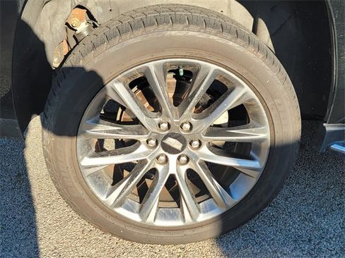 Used 2019 Cadillac Escalade Luxury w/ Escalade Sport Edition image 8