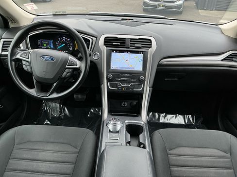 Used 2019 Ford Fusion SE image 15