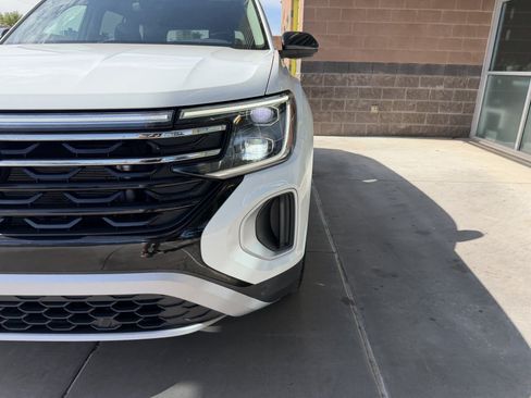 Used 2024 Volkswagen Atlas Peak Edition SE AWD/4WD image 11