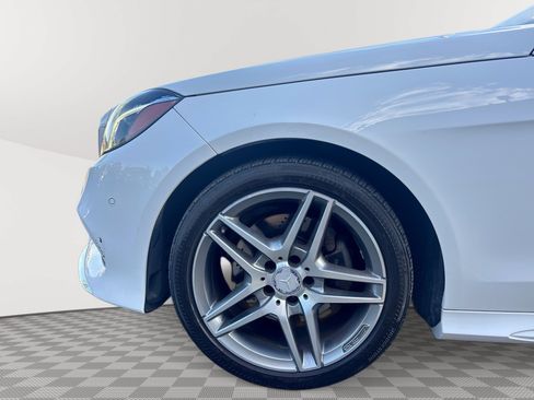 Used 2016 Mercedes-Benz E 400 Sedan image 19