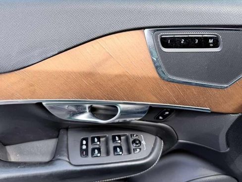 Used 2018 Volvo XC90 T6 Inscription w/ Convenience Package AWD/4WD image 12