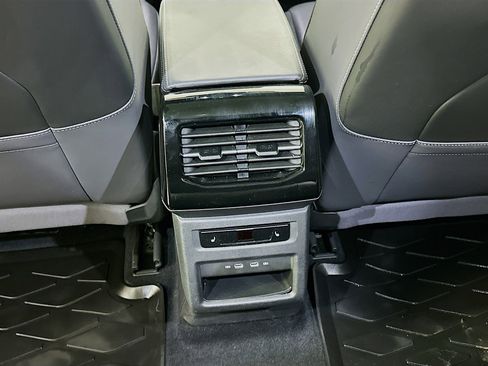 Used 2023 Volkswagen ID.4 Pro S Plus image 28