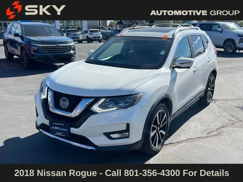 Used 2018 Nissan Rogue SL w/ Premium Package image 2