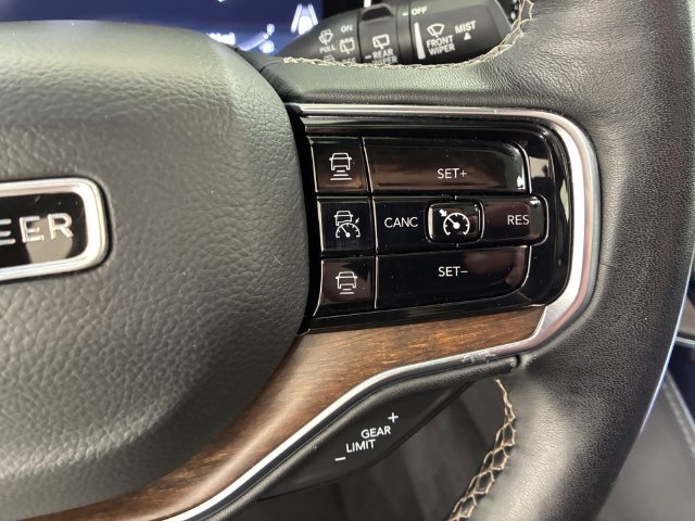 Used 2024 Jeep Grand Wagoneer L 4WD image 24
